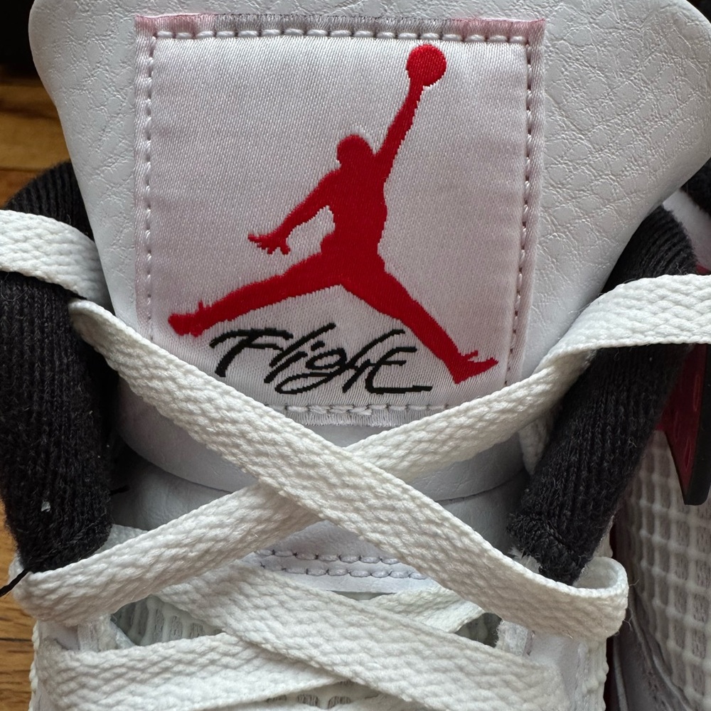 Air Jordan 4 Retro ‘Fire Red’ Mens Sz 10 w/box includes Jordan Shoe Tree - Picture 2 of 15